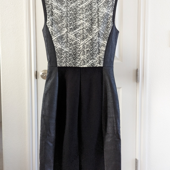 Karen Millen Black & White Faux Leather Technique Texture Sleeveless Midi Dress - Picture 8 of 10